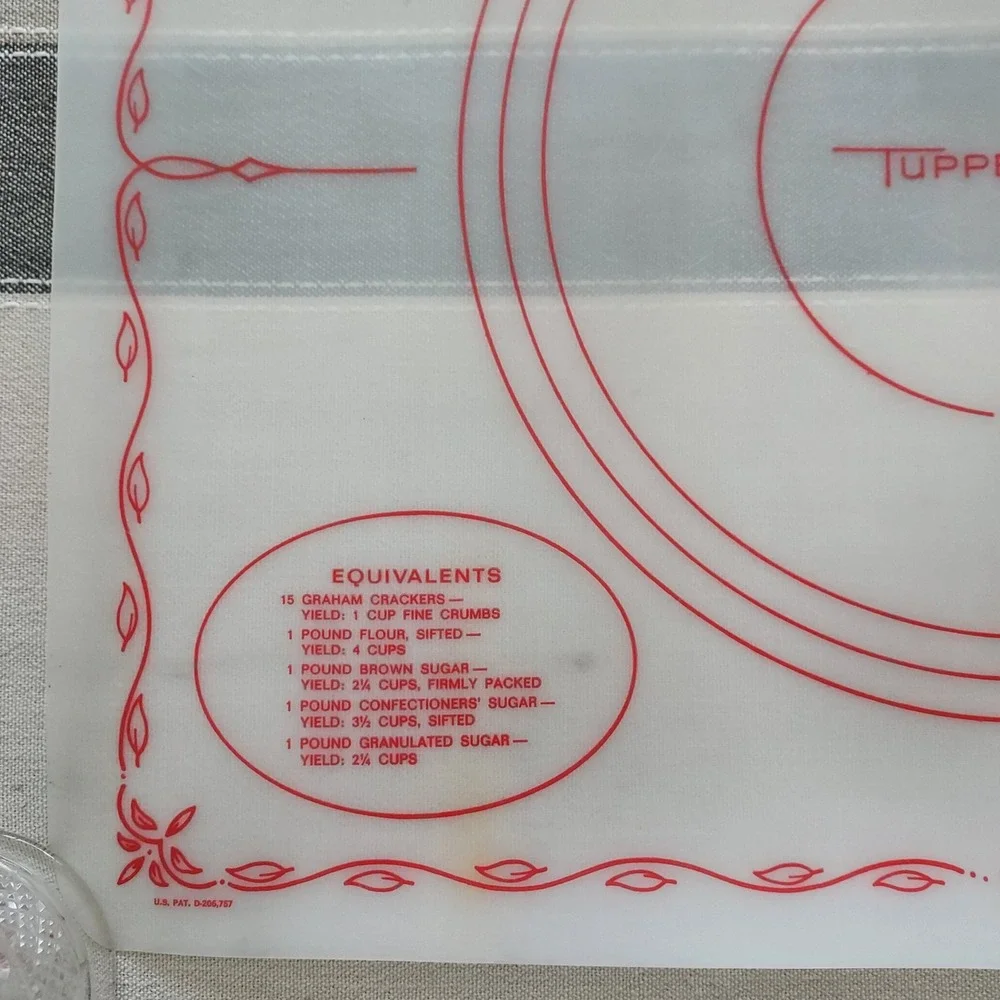 Vintage 1965 Tupperware Pastry Mat Rolling Pie Crust Pizza Dough Tart Baking